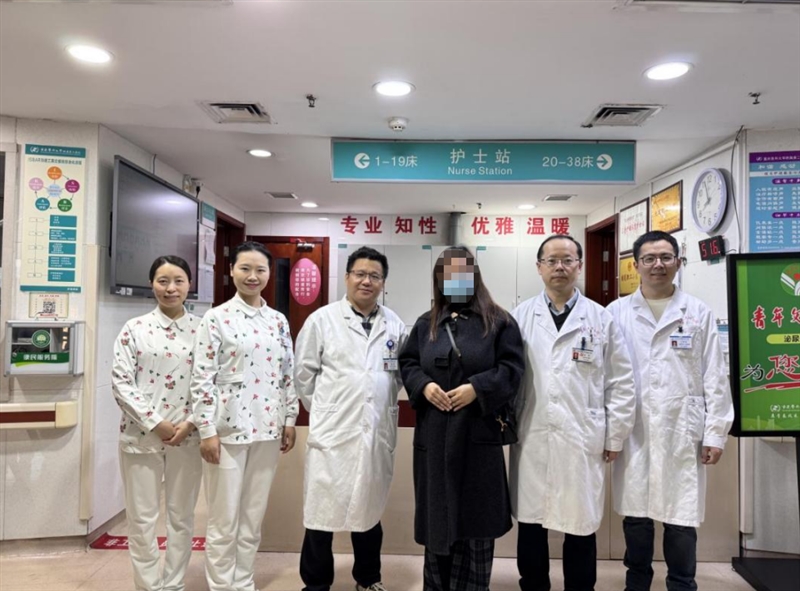 巧解肾脏巨大“炸弹” 重医附二院腹腔镜零缺血、免缝合技术成功保肾