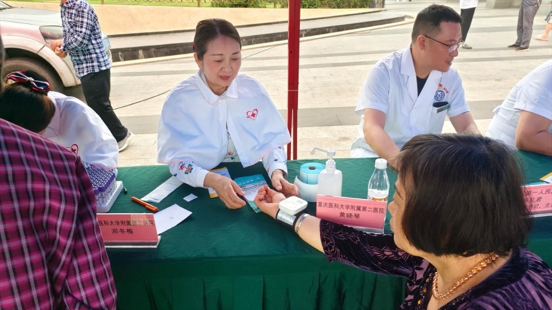 从一趟家访到近五万人次陪诊 重医附二院精耕护理管理的细功夫